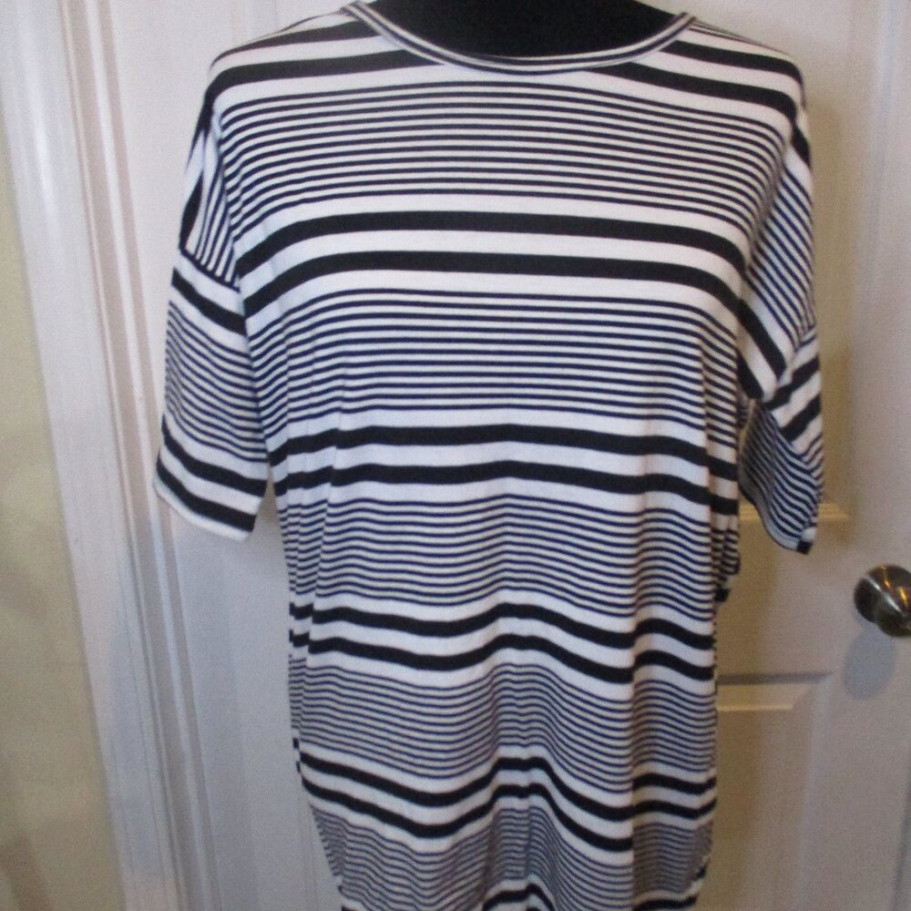 LuLaRoe Irma Black and White Stripe Tunic XXS